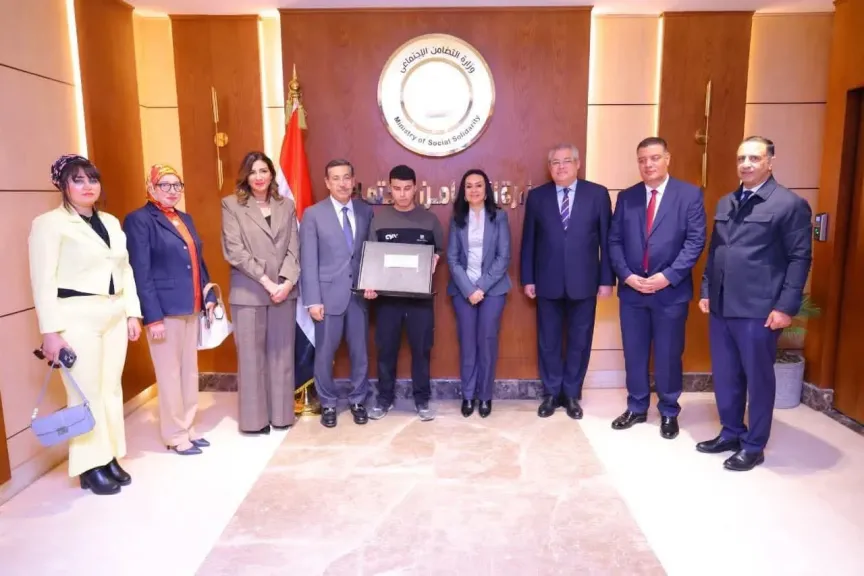 لأول مرة.. «عين شمس» توزع 50 جهاز «لاب توب ناطق» لذوي الإعاقة البصرية بحضور وزيرة التضامن