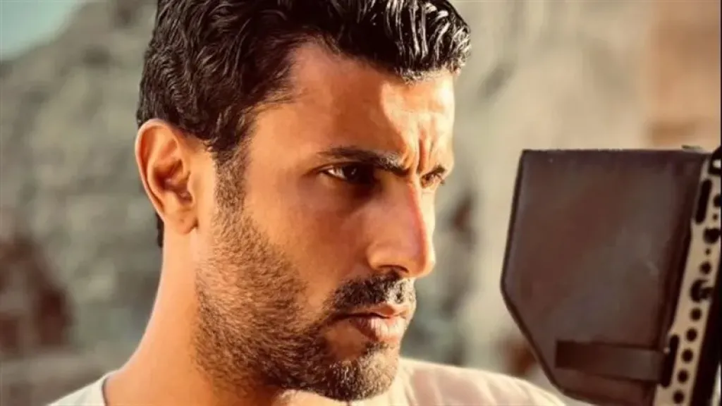 ”التاريخ يهمس في كل حجر”.. محمد سامي يشارك كواليس تصوير ” قلب شمس ” في الأقصر