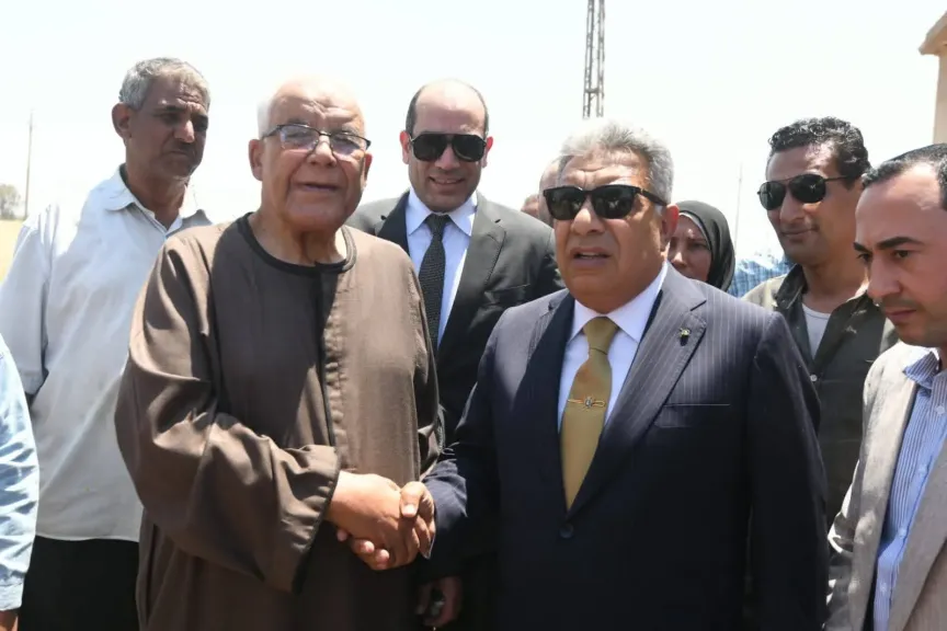 محافظ الدقهلية يطلق موسم حصاد القمح 2026 ويؤكد: دعم الفلاح أولوية والأمن الغذائي قضية قومية .