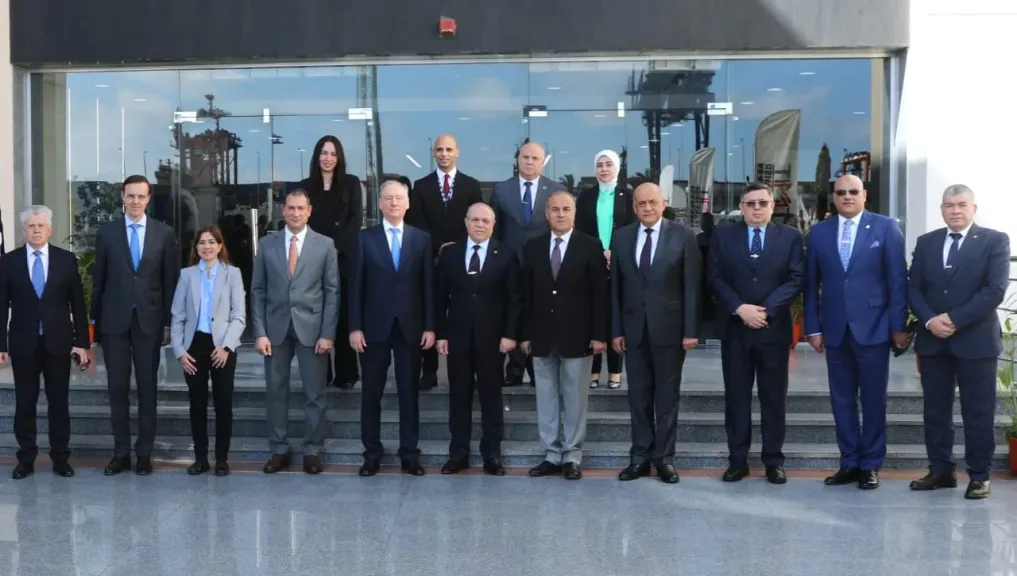 ميناء الإسكندرية يبحث  مع الوفد  الروسي سبل تعزيز التعاون في النقل البحري