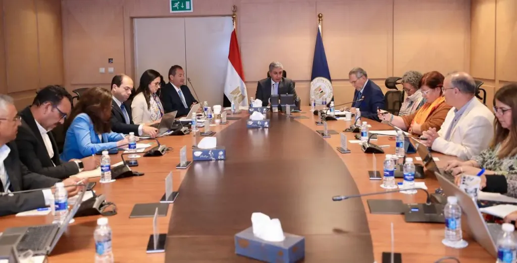 وزير السياحة والآثار يعقد اجتماعاً موسعاً مع مجموعة العمل الخاصة بمواقع التراث العالمي