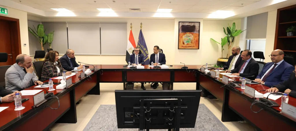 تنسيق حكومي ثلاثي لإتفاقيات التكنولوجيا ألعالمية.. وتدريب الشباب على الذكاء الإصطناعي ومراكز البيانات