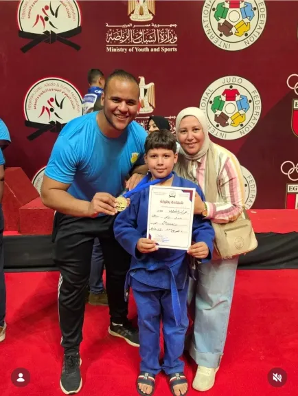 عمر الشبراوي يحصد الميدالية الذهبية في بطولة الجمهورية للجودو
