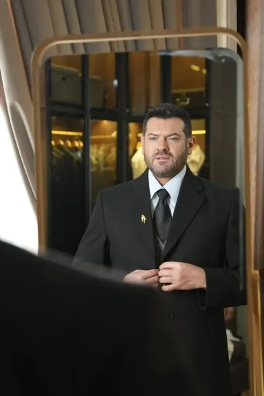 عمرو يوسف ينجو من القتل في رابع حلقات الفرنساوي وجمال سليمان ينقذ حياته