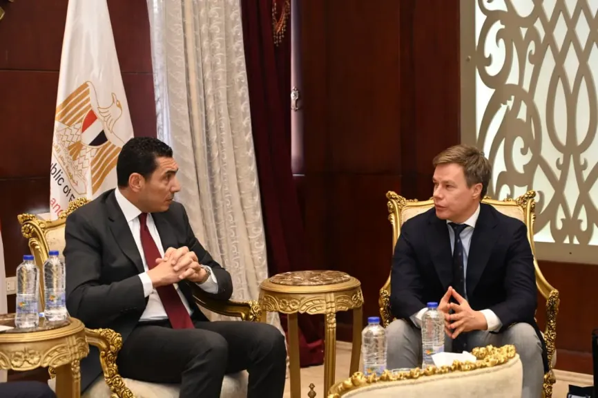 وزير الشباب والرياضة يلتقي نائب رئيس اللجنة الأولمبية الروسية ورئيس مجموعة ماراثون الاستثمارية بروسيا لتعزيز التعاون المصري الروسي