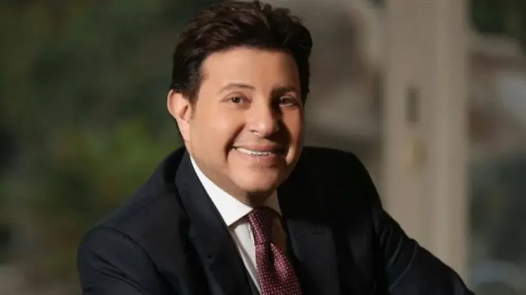 كلمات مؤثرة لـ هاني شاكر عن الموت قبل رحيله.. ماذا قال عن الفقد والحياة؟”