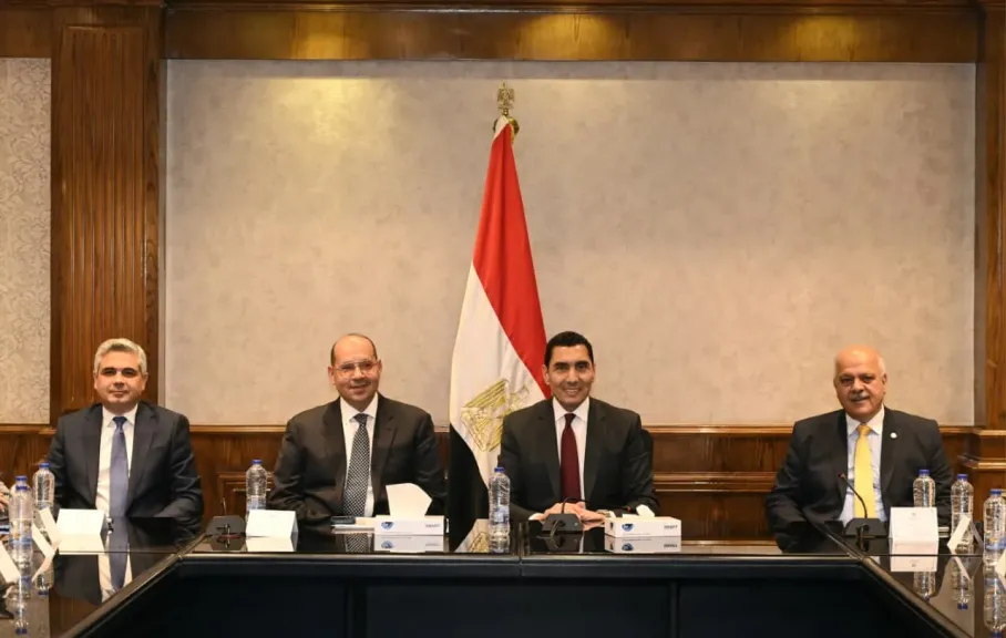 وزير الشباب والرياضة يلتقي رئيس اللجنة الأولمبية المصرية ورؤساء  الاتحادات الرياضية