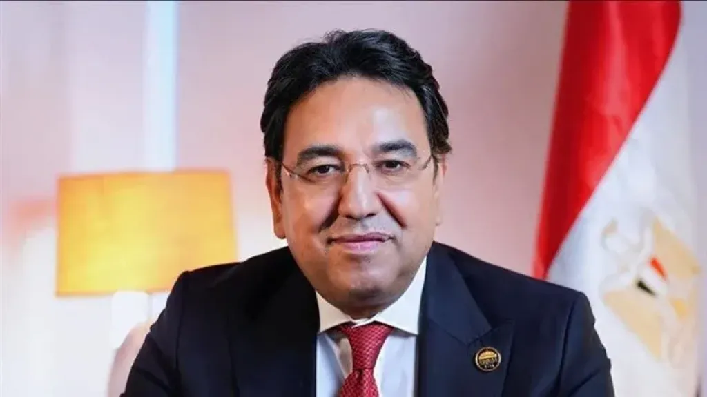 أيمن محسب يطالب بتسريع اللائحة التنفيذية لقانون التخطيط العام