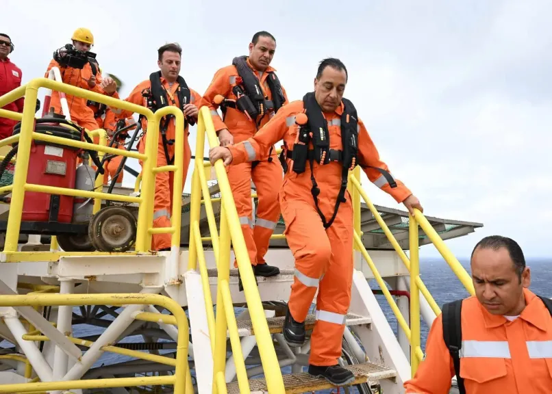مدبولي يتفقد الحفار «القاهر-2» بعد كشف “دنيس غرب 1X”.. وتوجيهات رئاسية بتسريع الاستكشاف وخفض الاستيراد