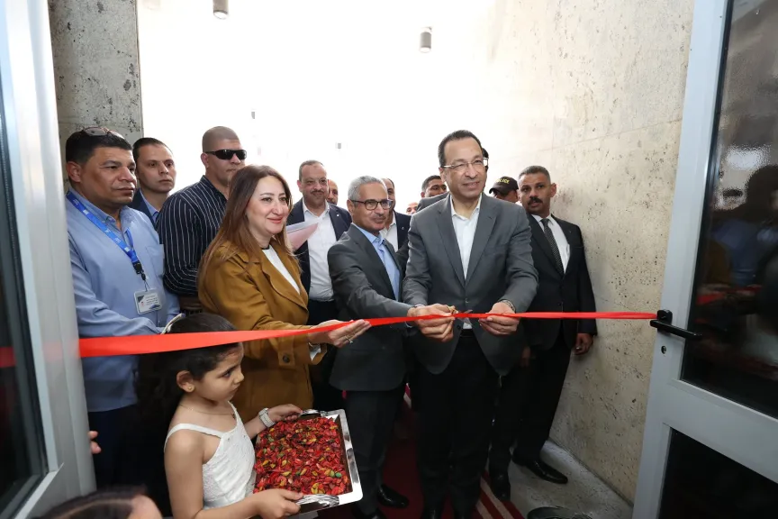 رئيس جامعة المنصورة يتابع ميدانيًّا تنفيذ وجاهزية مشروعات التطوير بالقطاع الطبي