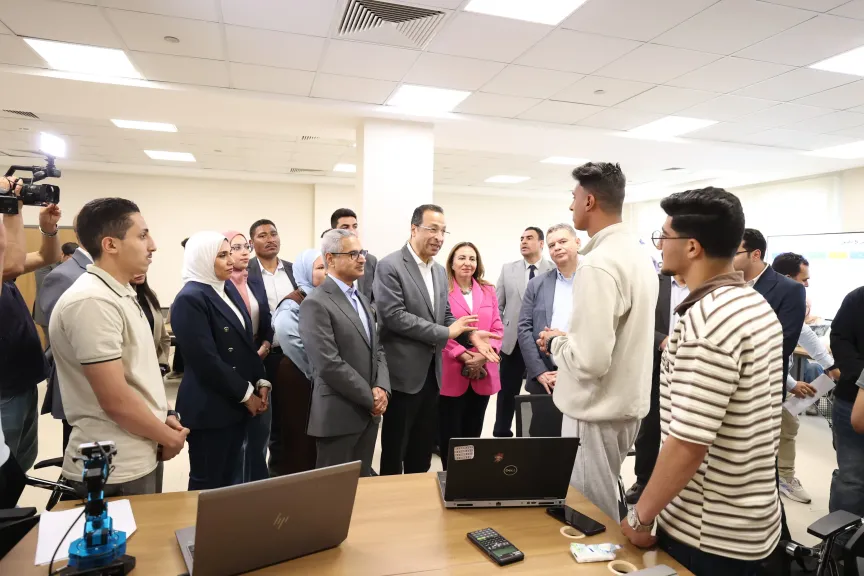 الالاف الوظائف وملايين الدولارات.. ماذا يستفيد الاقتصاد المصري من خريجي مبادرات وزارة الاتصالات وتكنولوجيا المعلومات ؟