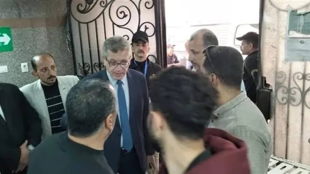 جولة مفاجئة داخل مستشفيات بنها الجامعية تحيل أطباء للتحقيق