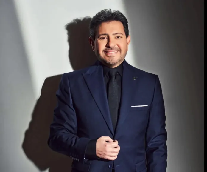 رحيل هاني شاكر.. صوت العاطفة يترجل وتاريخ الغناء العربي يفقد أحد أعمدته