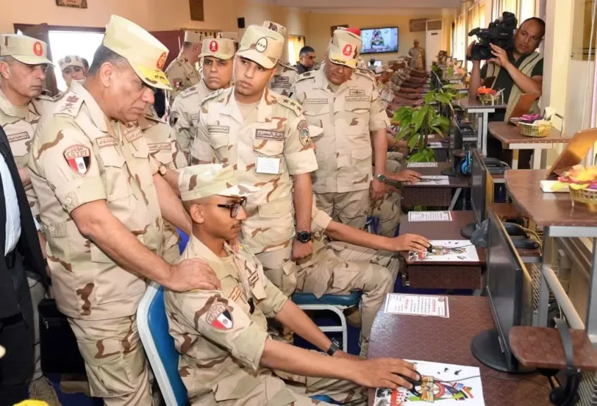 وزير الدفاع: يجب التحصين ضد الحروب المعلوماتية التى تشهد تطورا متسارعا وتهدد أمن الأوطان
