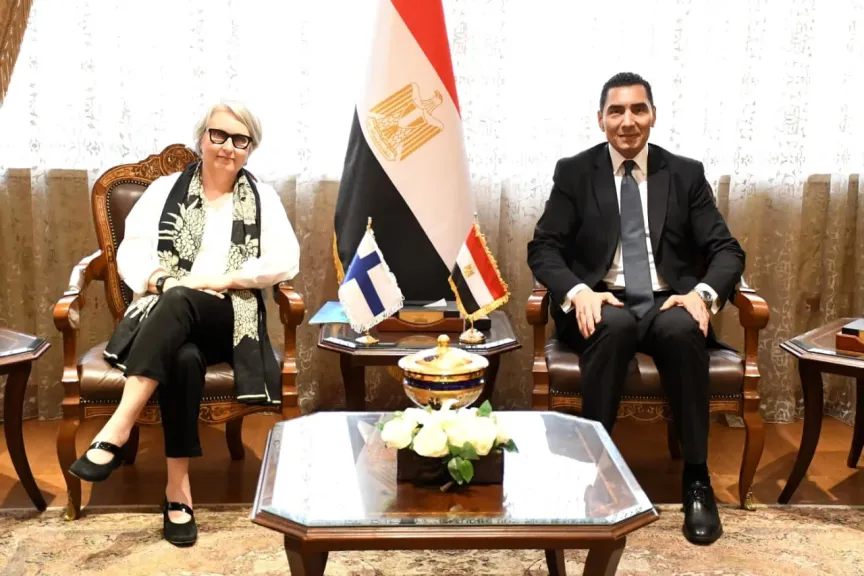 وزير الشباب والرياضة يبحث مع سفيرة فنلندا سبل التعاون في المجالات الرياضية وتبادل الوفود الشبابية
