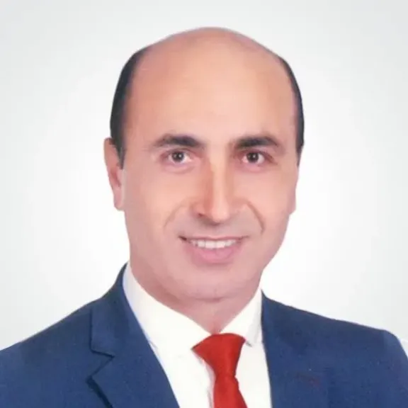 جامعة دمنهور: اتخذنا الإجراءات القانونية تجاه طالب الآداب.. وكرامة الأستاذ الجامعي خط أحمر