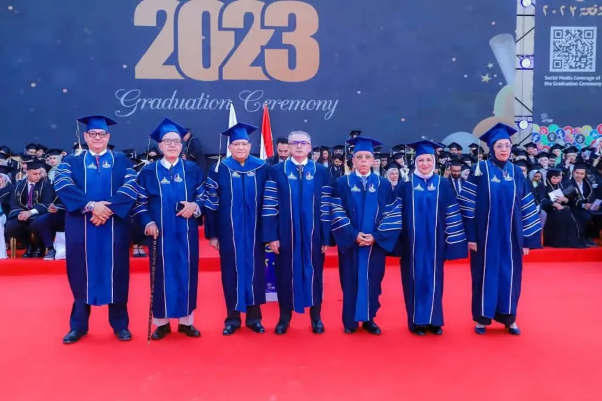 عميد «طب عين شمس» يشهد احتفال تخريج دفعة 2023.. ويؤكد: نُعد أطباء بمعايير عالمية