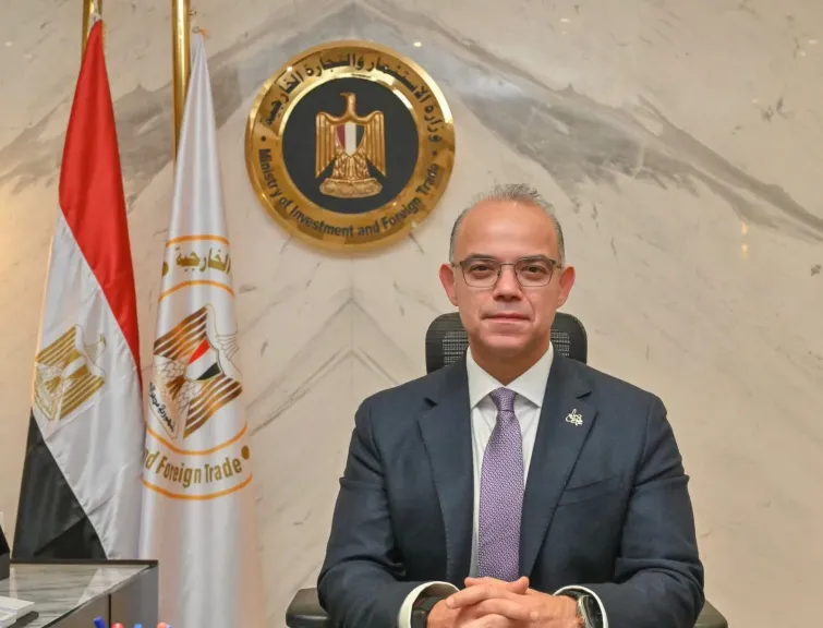 وزير الاستثمار يبحث مع وزير الاقتصاد البيلاروسي تعزيز الشراكات بين البلدين