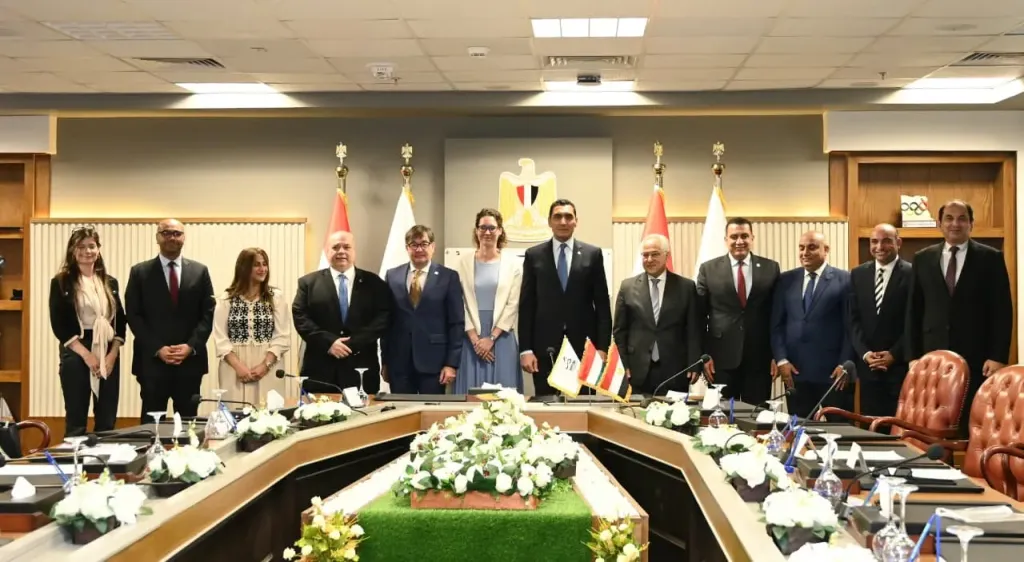 وزير الشباب والرياضة يشهد توقيع مذكرة تفاهم بين اللجنة البارالمبية المصرية والمجرية لتعزيز التعاون الرياضي