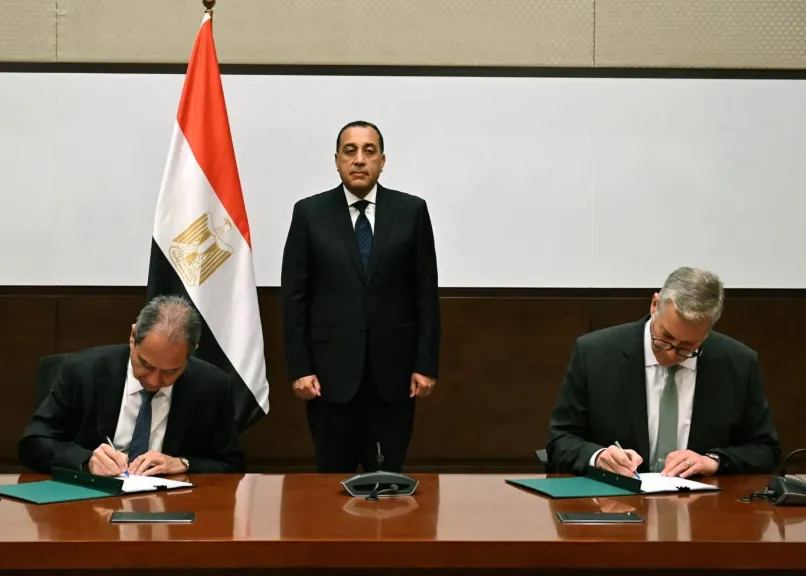 رئيس الوزراء يشهد توقيع اتفاقية لتأهيل شبكات الغاز اللبنانية بخبرات قطاع البترول المصري