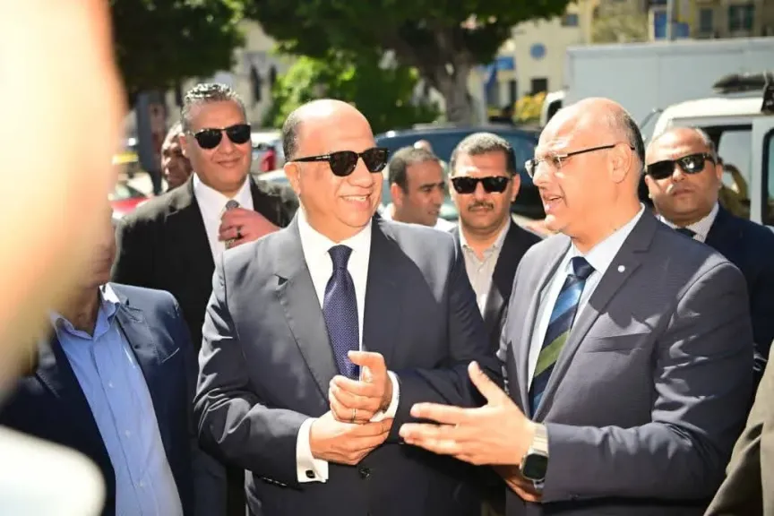محافظ الإسكندرية ولجنة النقل والمواصلات بمجلس النواب يتفقدا مشروع تطوير ”الترام”
