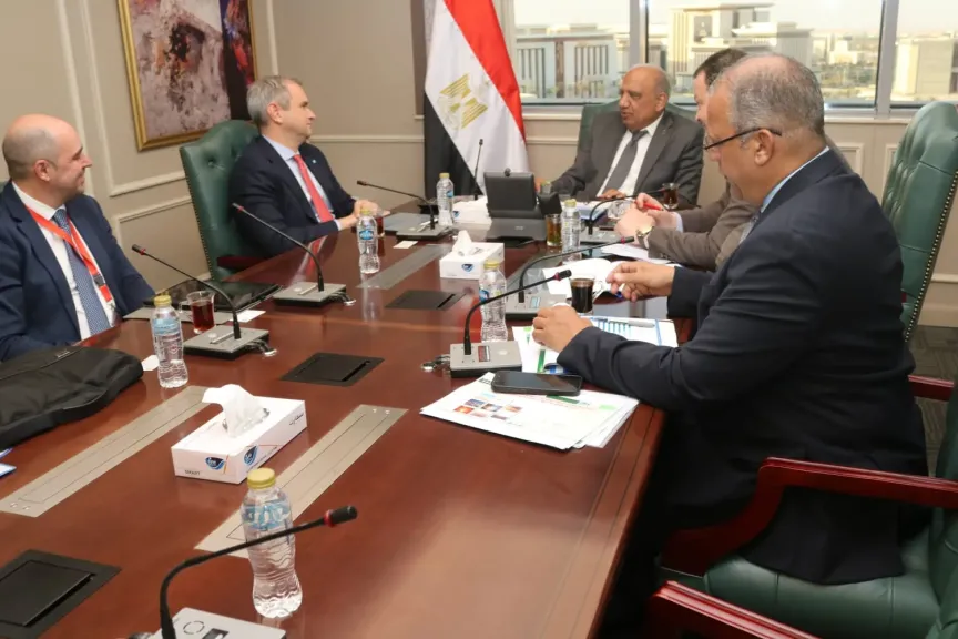 بقدرة 1500 ميجاوات.. وزارة الكهرباء تبحث مستجدات تنفيذ مشروعين لطاقة الرياح بالزعفرانة وجنوب الغردقة
