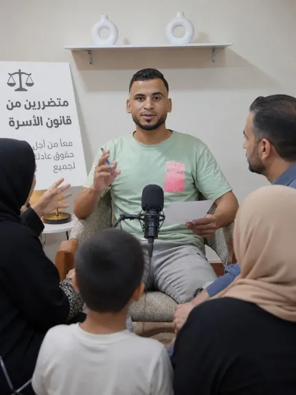 معاناة آباء وأمهات مع ” العدالة المؤجلة ” ومخاوف من قانون أسرة ” حبر على ورق ”