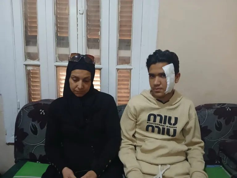 30 غرزة في وجهه.. موظف بالمعاش يعتدى على طفل «سباح» فى روض الفرج