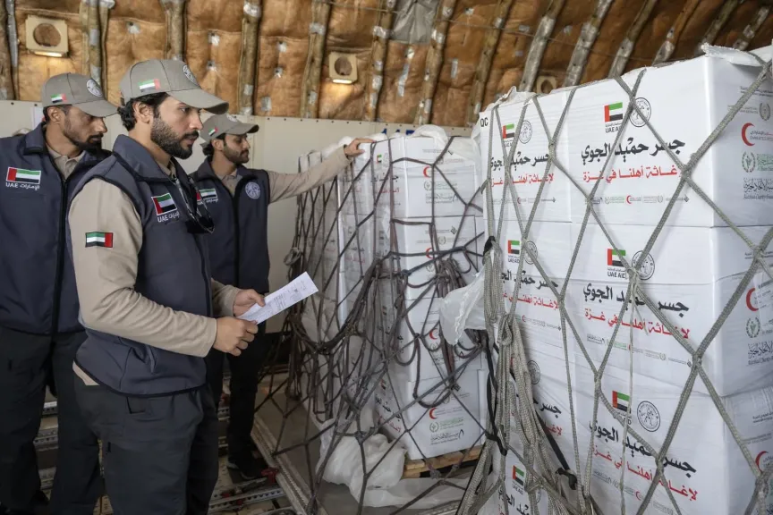 بدعم من وكالة الإمارات للمساعدات الدولية.. وصول آخِر طائرات جسر حميد الجوي إلى العريش لدعم غزة