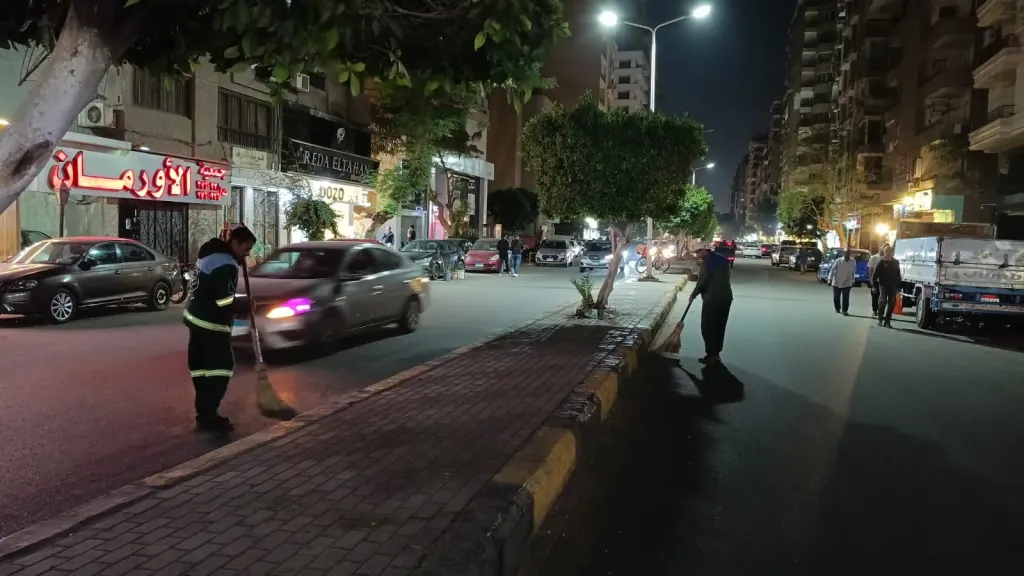 بعد رصد مخالفات.. محافظ الجيزة يقرر إقالة مدير إشغالات الدقي ويُحيل المقصرين للتحقيق