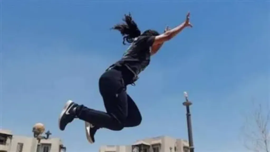 لحظات غضب تنتهي بمأساة.. زوجة تنهي حياتها بالقفز من البلكونة في بولاق الدكرور