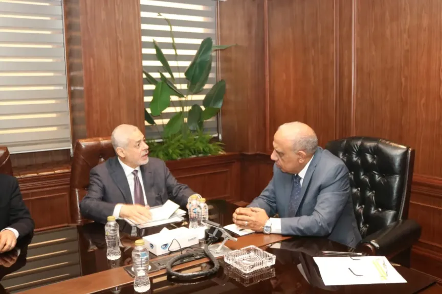 ”الكهرباء” تبحث مستجدات تنفيذ مشروعات الطاقة الشمسية و الرياح بقدرة 1500 ميجاوات ب الزعفرانة ورأس شقير وبنبان