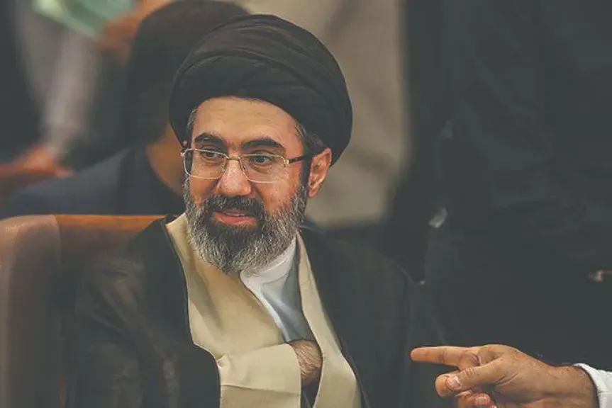 تقرير يكشف كيف يُدير مجتبى خامنئي المفاوضات مع أمريكا من مخبئه