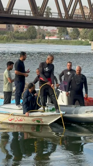 سقطا بالموتوسيكل داخل نهر النيل.. الإنقاذ النهري يكثف جهوده للبحث عن ضحايا كوبري نجع حمادي في قنا