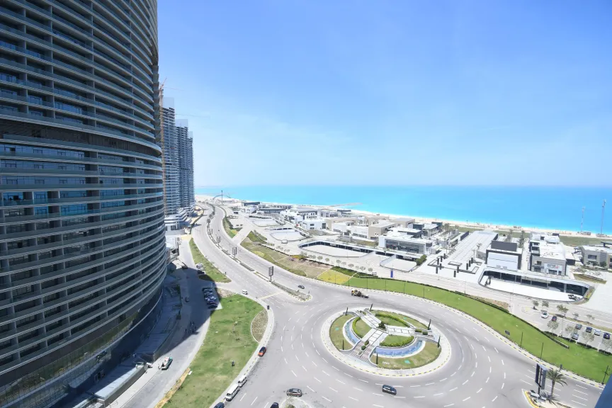 وزيرة الإسكان تتفقد مركز هيئة المجتمعات العمرانية الجديدة التكنولوجي لخدمة المواطنين والمستثمرين والبرج الشاطئي LD06 بمدينة العلمين الجديدة