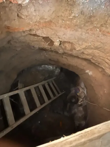 نهاية حلم الثراء.. مصرع سباك داخل حفرة تنقيب عن الآثار بالخليفة