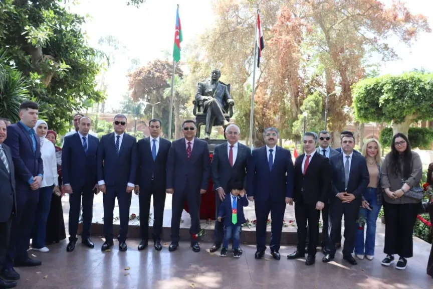 بالصور.. محافظ القليوبية يستقبل سفير أذربيجان بالقناطر الخيرية للمشاركة في إحياء ذكرى ميلاد الزعيم ”حيدر علييف”