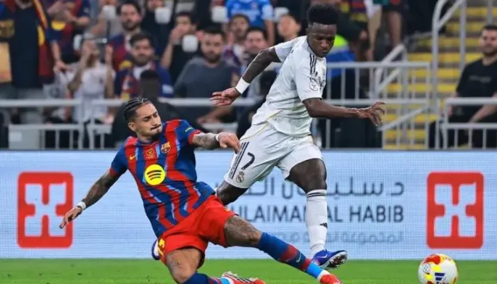 برشلونة يهزم ريال مدريد بثنائية ويتوج بطلاً للدوري الإسباني