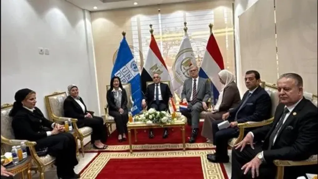 وزير العدل يفتتح مكتب المساعدة القانونية للأجانب بالعاصمة الجديدة