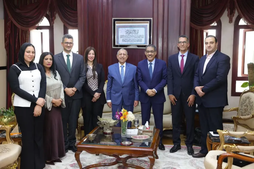 وزير الدولة للإعلام ورئيس الأكاديمية العربية يبحثان سبل تطوير التعليم الإعلامي الرقمي