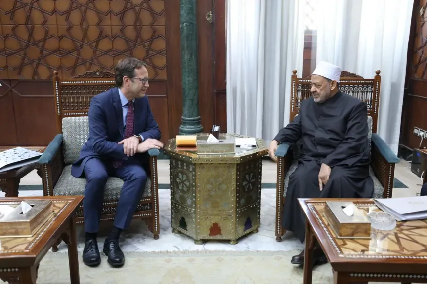 شيخ الأزهر يلتقي السفير الإسباني ويعرب عن تقديره لمواقف إسبانيا الشجاعة الرافضة للعدوان على غزة