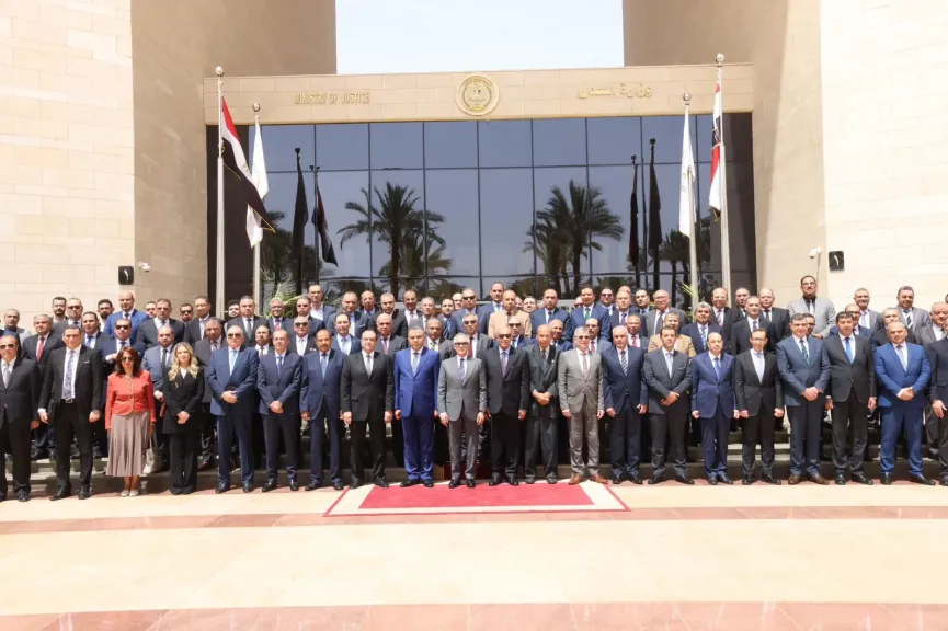 وزير العدل يشهد عرضًا عمليًا لجلسة افتراضية ضمن منظومة التقاضي عن بُعد في قضايا الجنايات