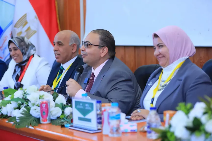 رئيس جامعة كفر الشيخ يشهد فعاليات الملتقى الإبداعي الأول لرياض الاطفال بكلية التربية