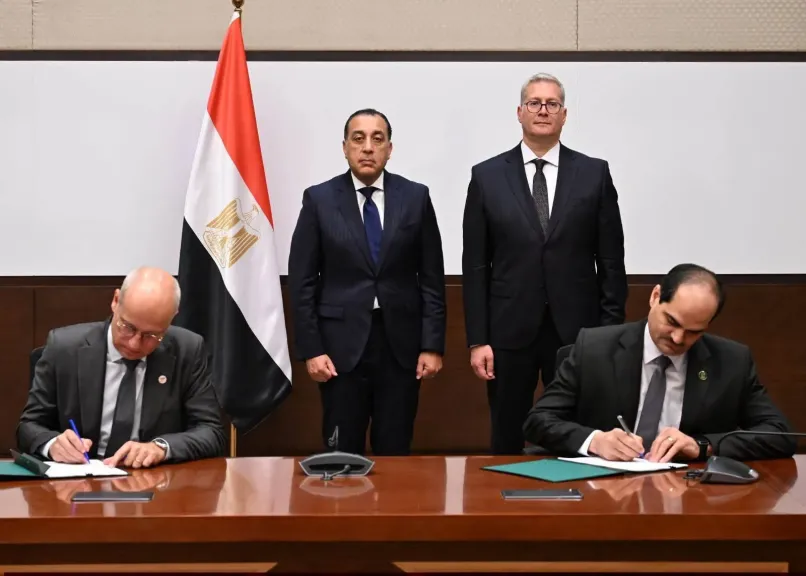 مصر وتوتال إنرجيز توقعان مذكرة تفاهم للتوسع في استكشاف الغاز بغرب المتوسط