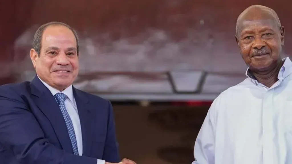 الرئيس السيسي يلتقي نظيره الأوغندي ويهنئه بإعادة انتخابه لولاية جديدة