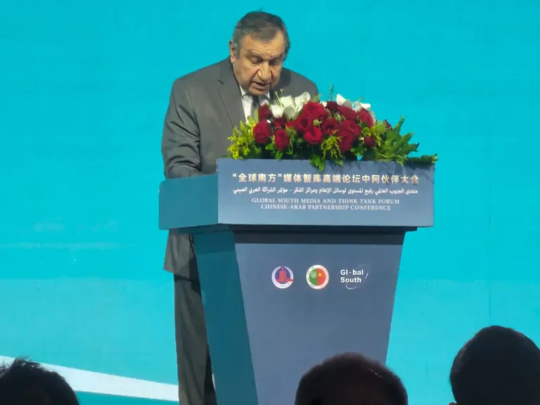 د. عصام شرف : العلاقات  العربية - الصينية تتعاظم نحو شراكة استراتيجية تحترم سيادة الدول وتسعى لبناء نظام عالمي متوازن