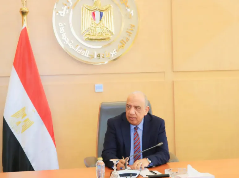 وزير الكهرباء يوجه الشركات برفع درجة الاستعداد لمجابهة ارتفاع الأحمال وتأمين الشبكة الموحدة خلال فصل الصيف