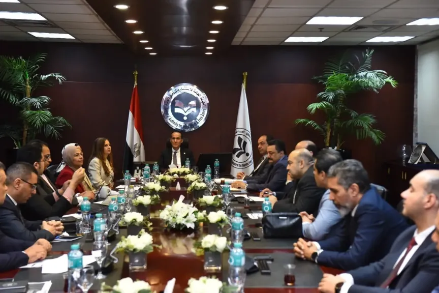 رئيس الهيئة العامة للاستثمار  يبحث خطط تطوير منظومة الجودة بالهيئة والمناطق الحرة