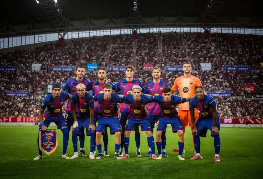 عقوبات أوروبية تضرب برشلونة بعد موقعة أتلتيكو.. وغرامة بسبب الجماهير والتأخير