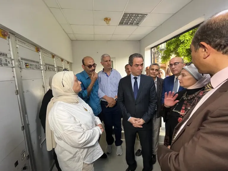 ”المسلماني” يلتقي بأسرة القناة الخامسة وإذاعة الإسكندرية